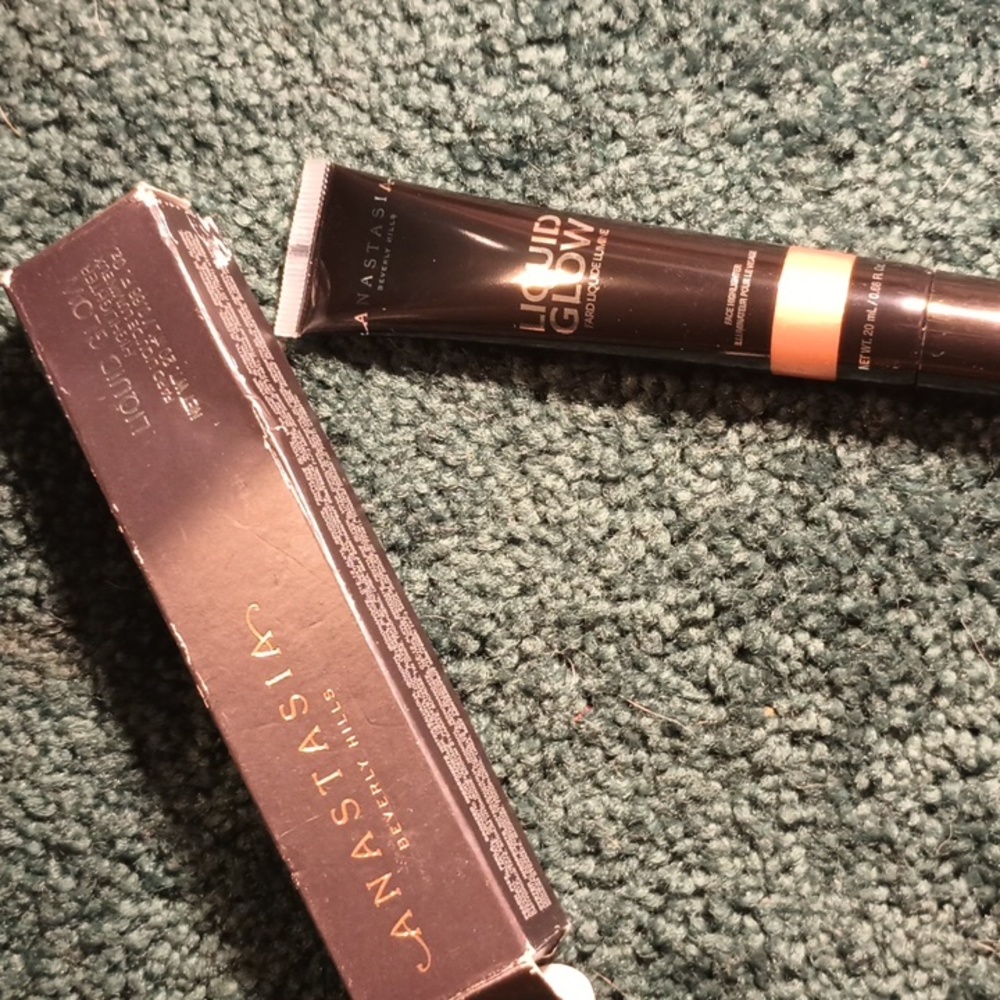 ANASTASIA BEVERLY HILLS LIQUID GLOW HIGHLIGHTER